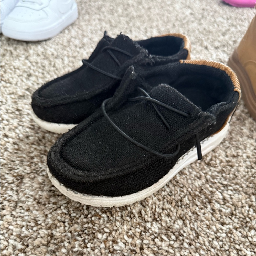SHEIN Black and White Moccasins with Timeless Elegance